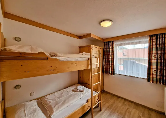 Ξενοδοχείο Larchenhof 4*