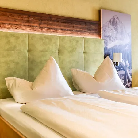 Ξενοδοχείο Larchenhof 4*