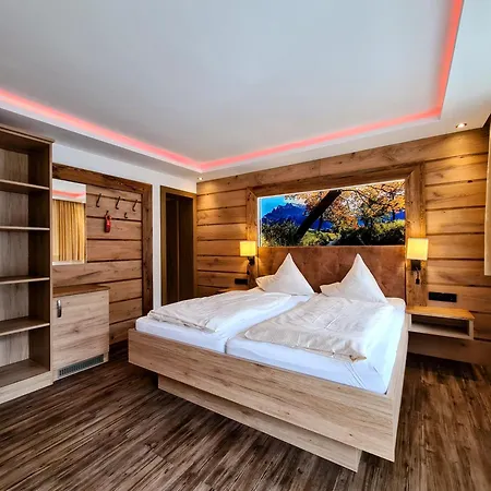 Ξενοδοχείο Larchenhof 4*