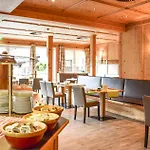 Laerchenhof فندق 4*